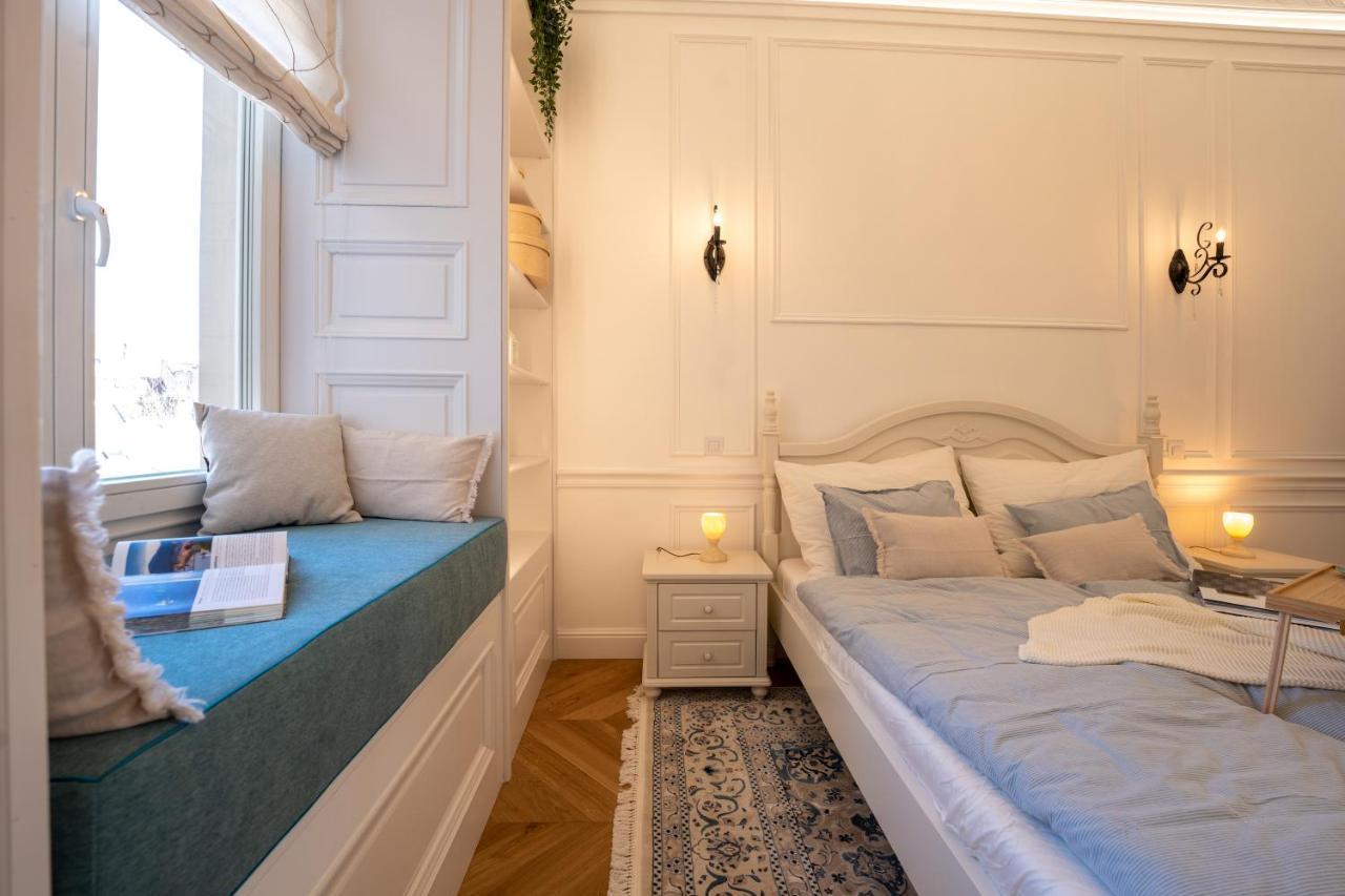 Charme De Provence In Prague Apartment Exterior foto