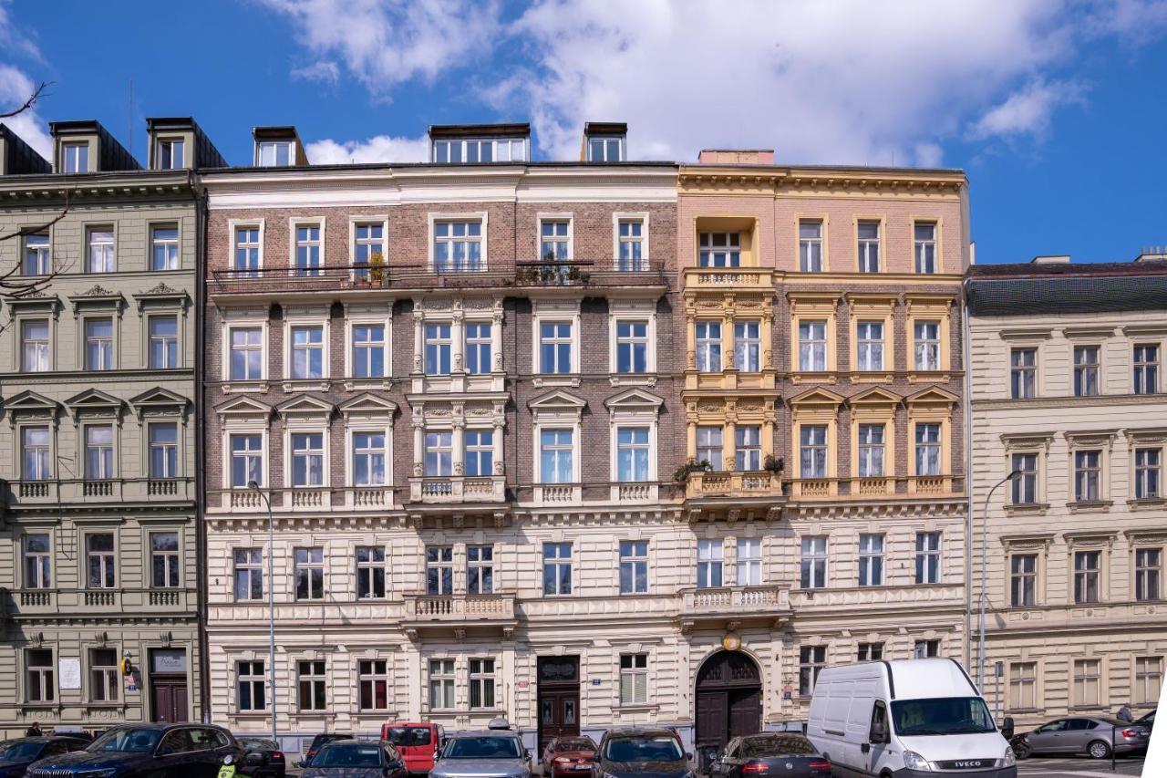 Charme De Provence In Prague Apartment Exterior foto